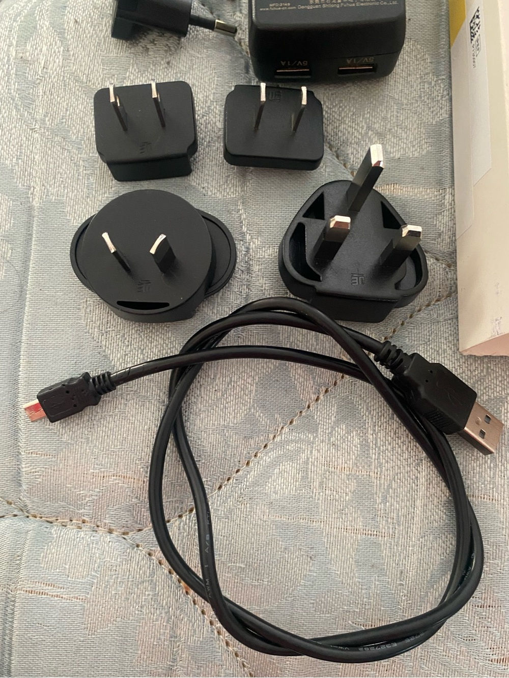 Cochlear USB Power Adaptor Kit - Picture 2 of 8